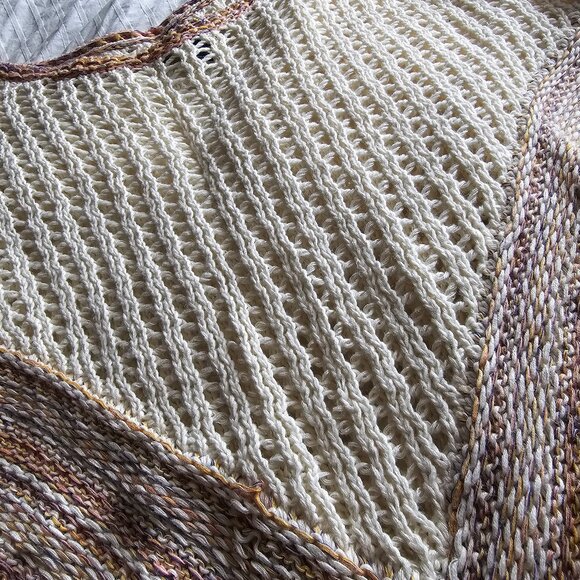 American Eagle Poncho - 2012 - Cream w/ Pink/Yellow/Blue Pattern - Sz XS-S - Picture 6 of 9